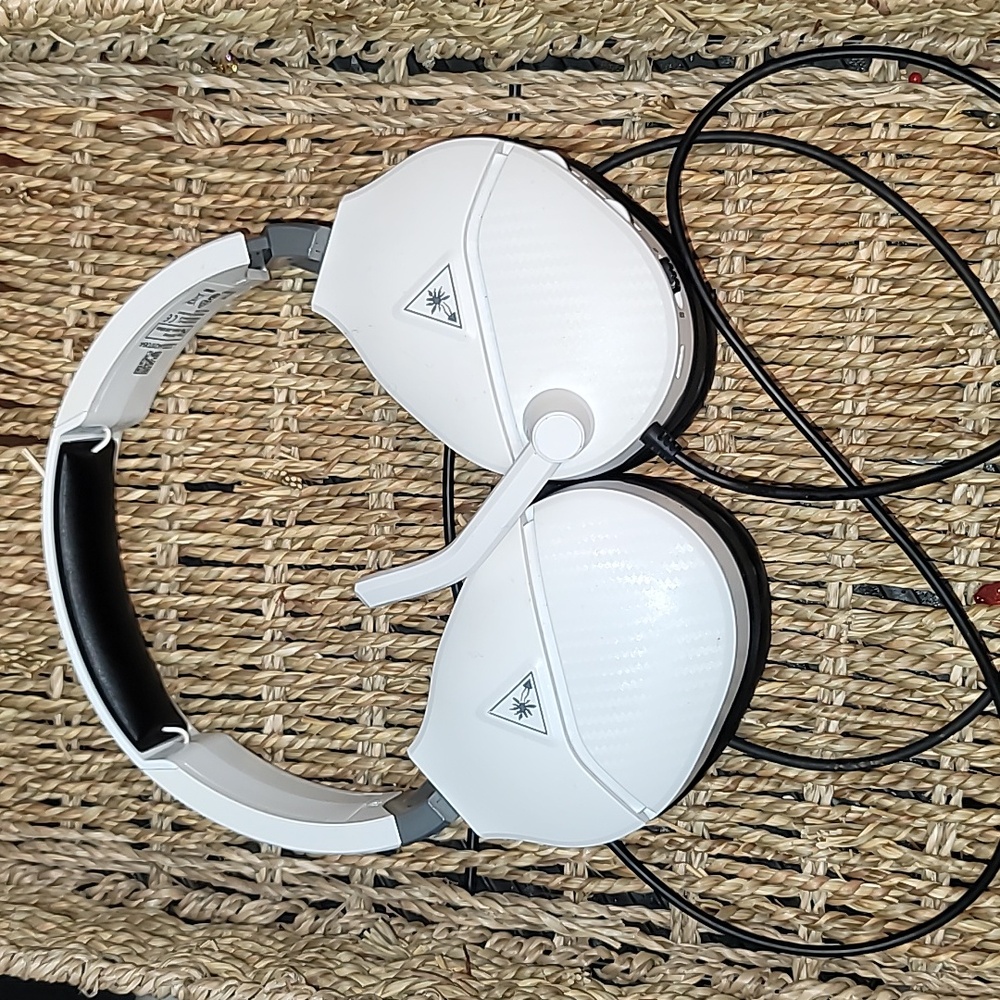 Turtle beach recon 200 headset white